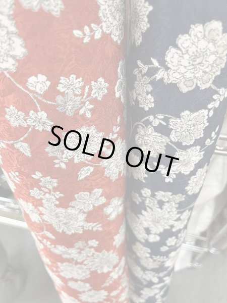 画像9: 生地:ポリエステル100%ジャガード織り花柄プリント生地(紺/白・グレー) (9)