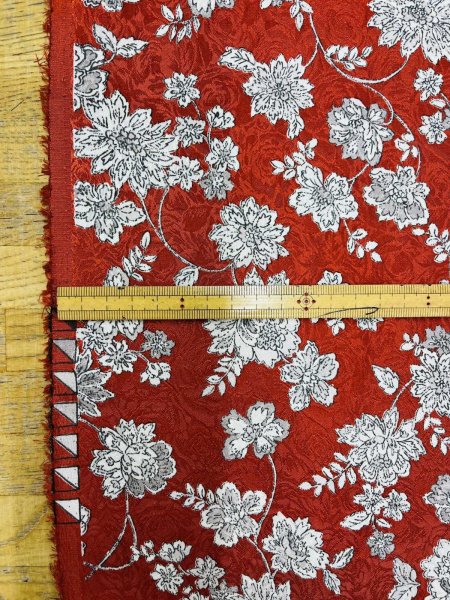 画像3: 生地:ポリエステル100%ジャガード織り花柄プリント生地(赤/白・グレー) (3)