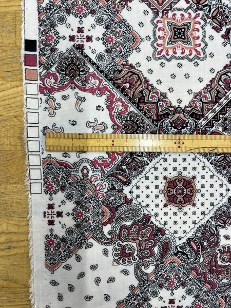 画像3: 生地:ポリエステル100%ペイズリーバンダナパッチワーク柄プリント(白地) (3)