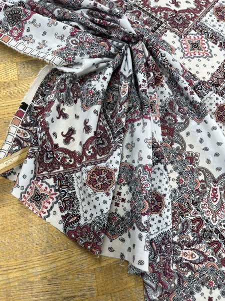 画像6: 生地:ポリエステル100%ペイズリーバンダナパッチワーク柄プリント(白地) (6)
