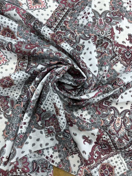 画像7: 生地:ポリエステル100%ペイズリーバンダナパッチワーク柄プリント(白地) (7)