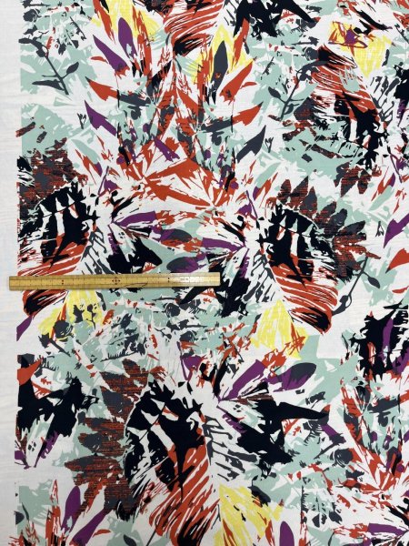 画像2: 生地:ポリエステル100%セミダルデシンカラフルプリント(白地) (2)