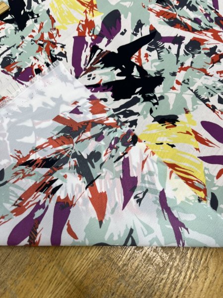 画像4: 生地:ポリエステル100%セミダルデシンカラフルプリント(白地) (4)