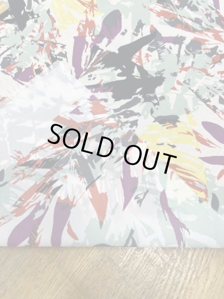 画像4: 生地：ポリエステル100％セミダルデシンカラフルプリント（白地） (4)