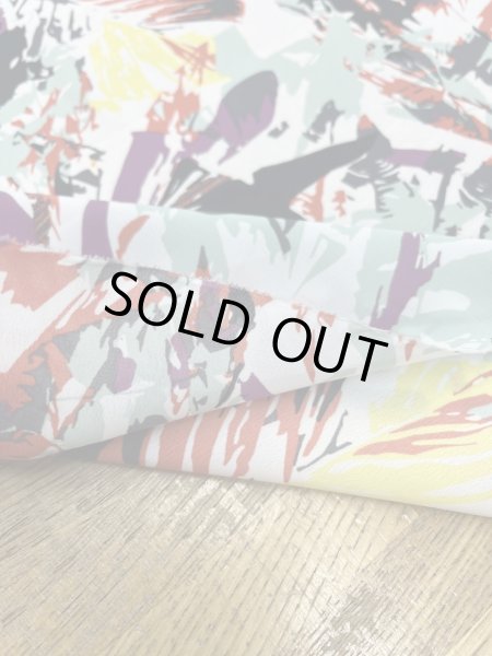 画像5: 生地：ポリエステル100％セミダルデシンカラフルプリント（白地） (5)