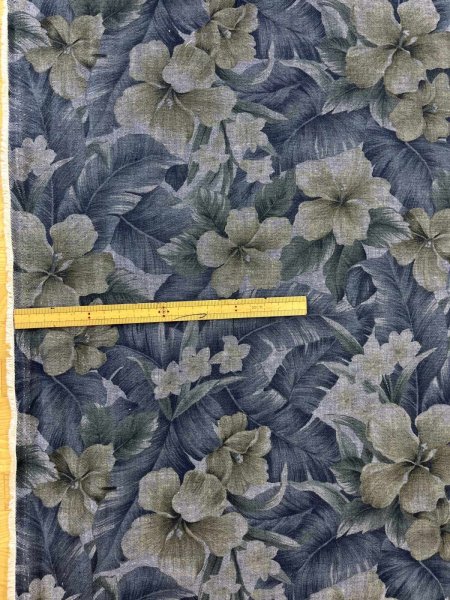 画像2: 生地：ハイビスカス柄プリント　デニム風コットン（デニムブルー） (2)