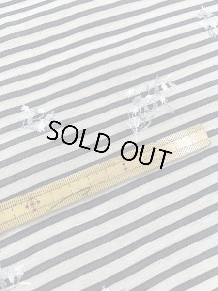 画像9: 生地：刺繍入りボーダー（白／紺） (9)