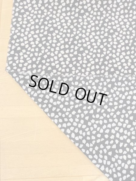 画像4: 生地:ポリエステル100%ヴィーナスデシン(黒×白変形ドット) (4)