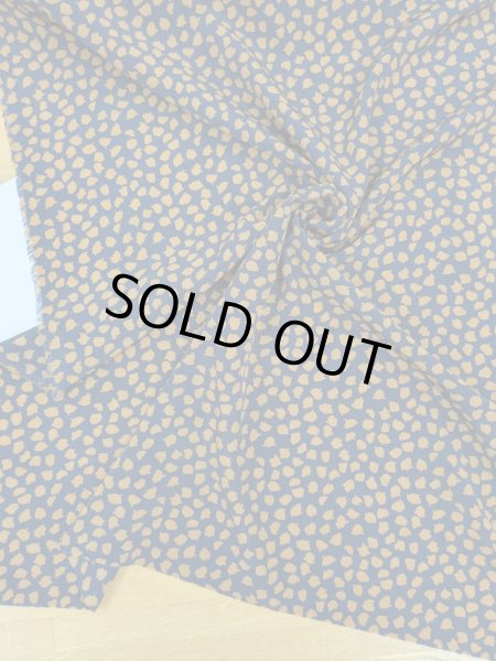 画像7: 生地:ポリエステル100%ヴィーナスデシン(ネイビー×ブラウン変形ドット) (7)