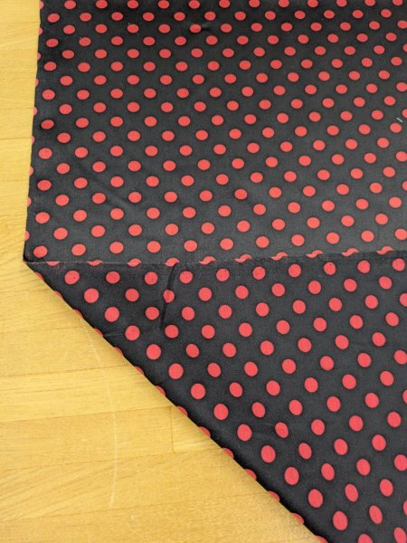 画像3: 生地：綿65％・シルク35％ 綿シルクサテンドット柄（ブラック×レッド） (3)