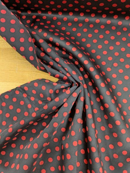 画像4: 生地：綿65％・シルク35％ 綿シルクサテンドット柄（ブラック×レッド） (4)