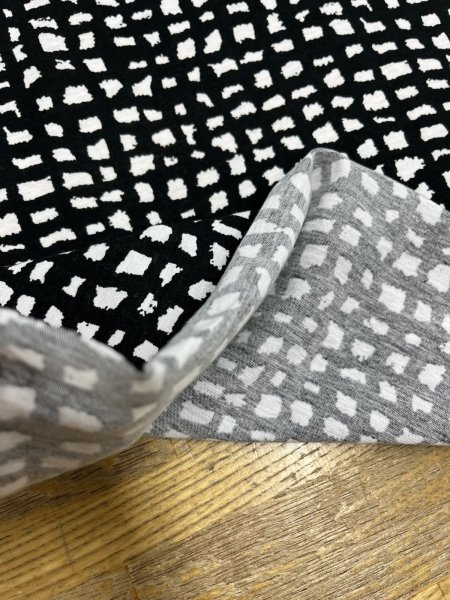 画像5: 生地：綿100％モノトーン手書き風チェック 天竺ニット（白／黒） (5)