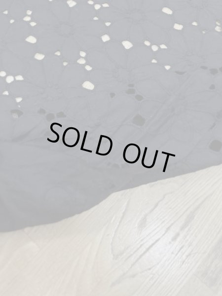 画像6: 生地：綿100％花刺繍レース生地（黒） (6)