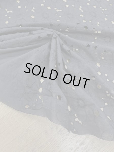 画像7: 生地：綿100％花刺繍レース生地（黒） (7)