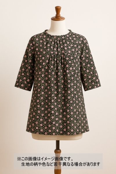 画像1: 生地：綿100％小花プリント平織（ブラック） (1)