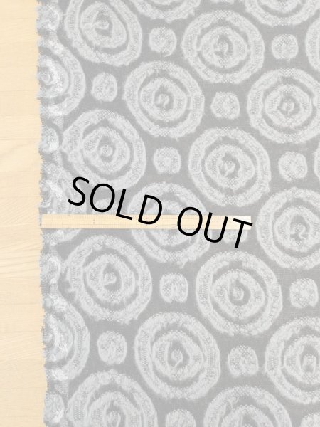 画像2: 生地：ウールポリエステル混 サークル柄ニット（ブラック×グレー） (2)