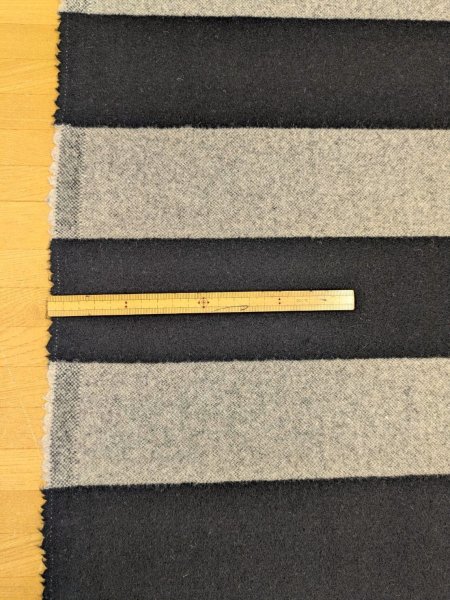 画像2: 生地： ツイード太ボーダー柄ウール（ベージュ／黒） (2)