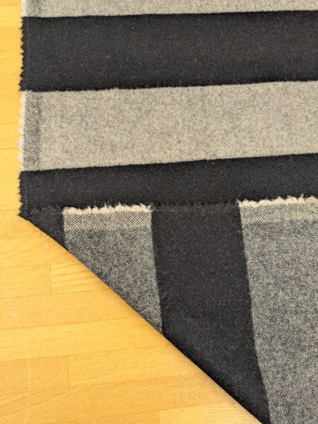 画像4: 生地： ツイード太ボーダー柄ウール（ベージュ／黒） (4)