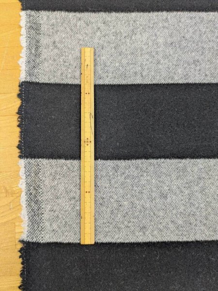 画像3: 生地： ツイード太ボーダー柄ウール（グレー／黒） (3)