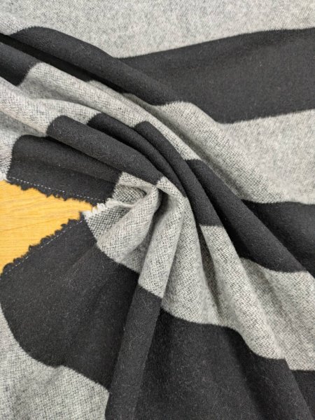 画像6: 生地： ツイード太ボーダー柄ウール（グレー／黒） (6)