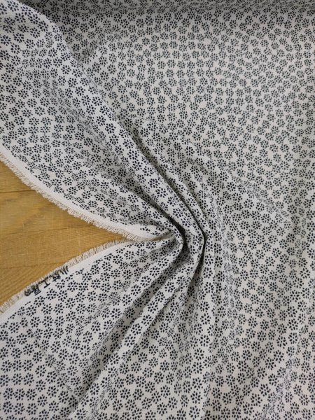 画像6: 生地：ポリエステル100％二越ちりめん豆小花（白地×黒） (6)