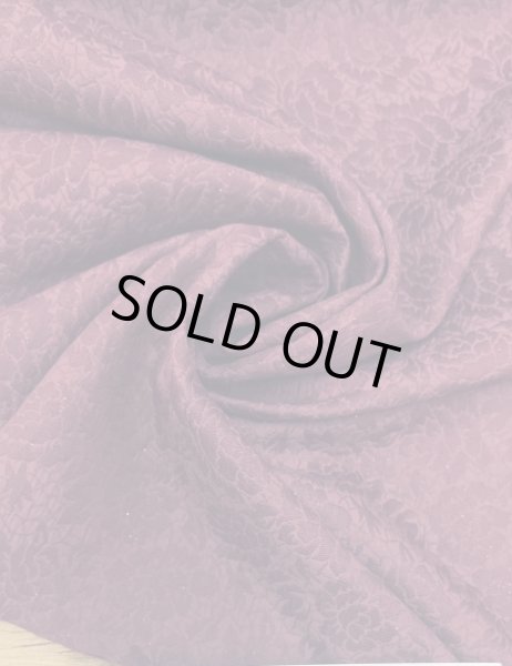 画像7: 生地：ポリエステル100％バラ柄ふくれジャガード（エンジ） (7)