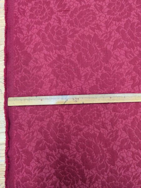 画像3: 生地：ポリエステル100％バラ柄ふくれジャガード（赤） (3)