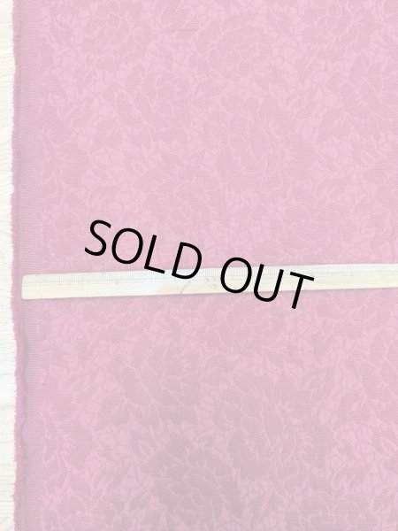 画像3: 生地：ポリエステル100％バラ柄ふくれジャガード（赤） (3)