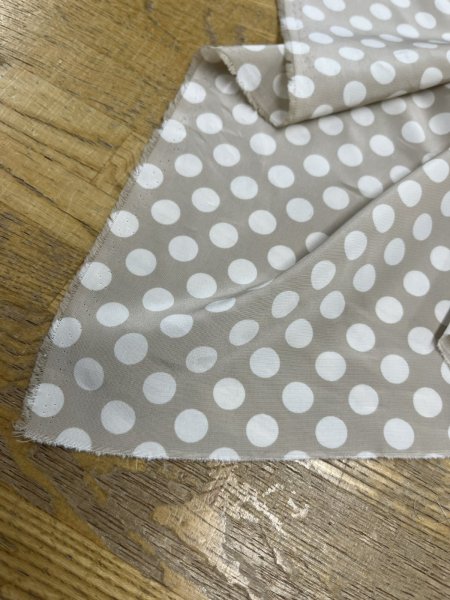 画像8: 生地：ポリエステルドットプリント（ベージュ×ホワイト） (8)