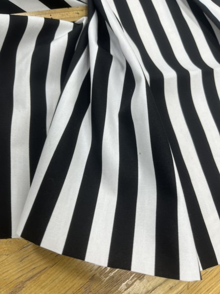 画像6: 生地：綿100％ストライププリント（白地×黒） (6)