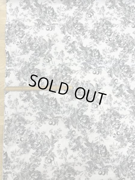 画像2: 生地：綿100％花柄リアルプリント（白地×黒） (2)