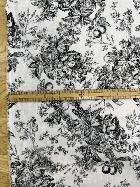 画像3: 生地：綿100％花柄リアルプリント（白地×黒） (3)