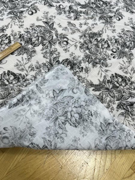 画像4: 生地：綿100％花柄リアルプリント（白地×黒） (4)