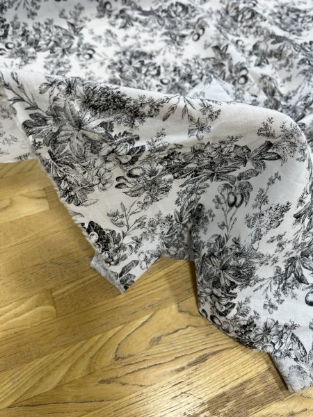 画像8: 生地：綿100％花柄リアルプリント（白地×黒） (8)