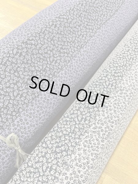 画像9: 生地：ポリエステル小花柄エンボスシャーリング（紺×白） (9)