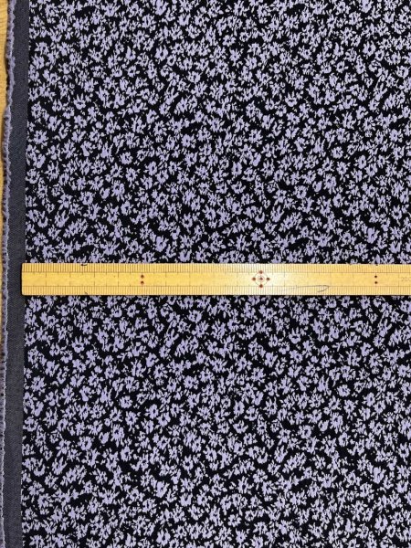 画像2: 生地：ポリエステル小花柄エンボスシャーリング（紺×パープル） (2)