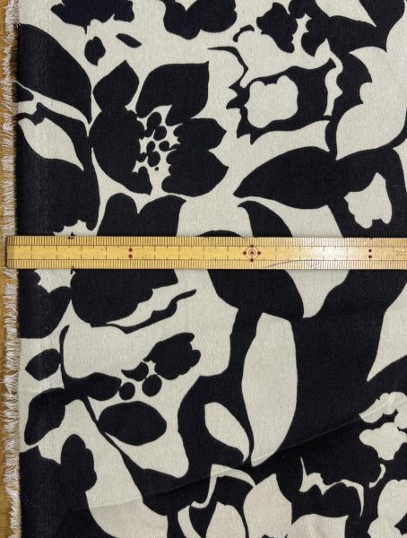 画像3: 生地：ツートンカラーフラワープリント生地（薄ベージュ×こげ茶） (3)