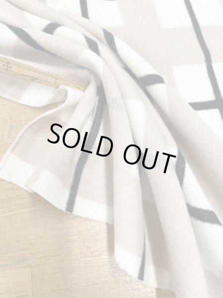 画像6: 生地：大柄チェック起毛ウール混ファブリック（白×黒×グレージュ） (6)