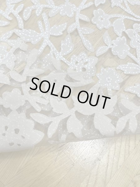 画像3: 生地：オーガンジー花柄刺繍レース（ベージュ） (3)
