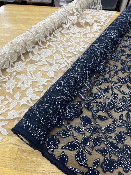 画像8: 生地：オーガンジー花柄刺繍レース（ベージュ） (8)