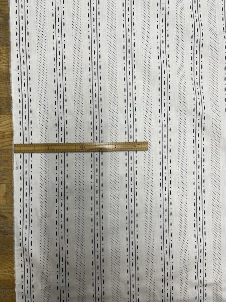 画像2: 生地：綿プリント ストライプドット（白×濃紺） (2)