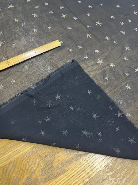 画像4: 生地：星刺繍 シフォン（ブラック／ゴールド） (4)