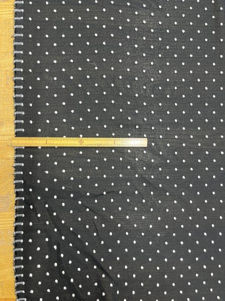 画像2: 生地：ポリエステル ジョーゼット スノーカット（黒／白ドット） (2)