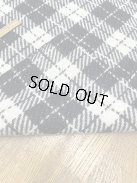 画像4: 生地：ウール100％ チェックラメ（ホワイト／ブラック） (4)