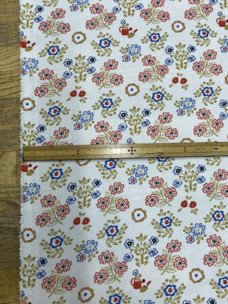 画像3: 生地：ポリエステル100％ レトロフラワー（オフホワイト） (3)