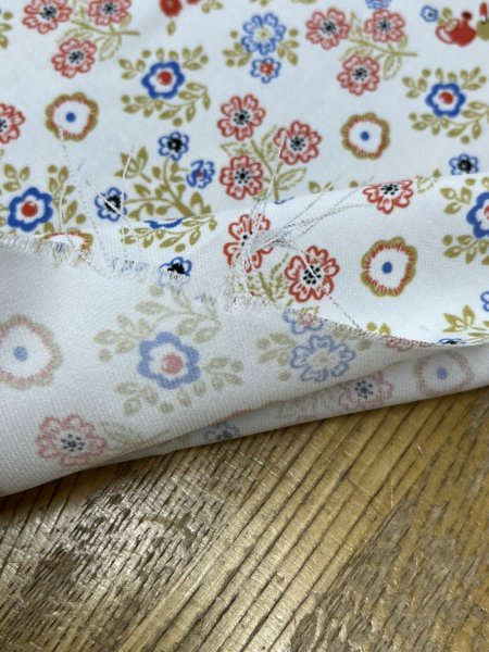画像5: 生地：ポリエステル100％ レトロフラワー（オフホワイト） (5)
