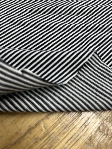 画像5: 生地：ポリエステル100％ ボーダー2WAYストレッチニット（白／黒） (5)