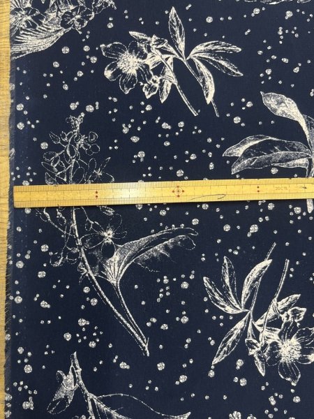 画像3: 生地：ニュービーナス糸ポリエステルデシン花柄（紺／白） (3)