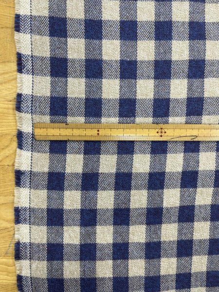 画像3: 生地：綿100％先染め綿麻キャンバスチェック柄（生成×紺） (3)