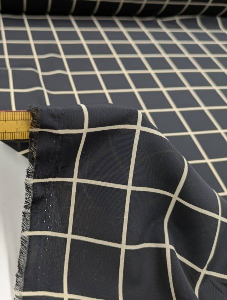 画像6: 生地：ポリエステルデシン／格子プリント（黒×ベージュ） (6)